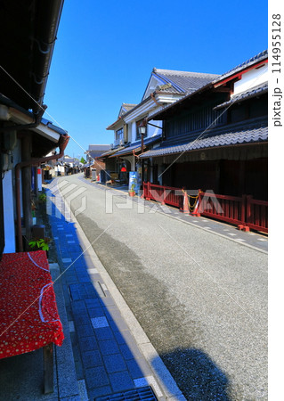 【兵庫県】快晴の河原町妻入商家群の町並み(丹波篠山城下町) 【兵庫県】快晴の河原町妻入商家群の町並み(丹波篠山城下町) 114955128