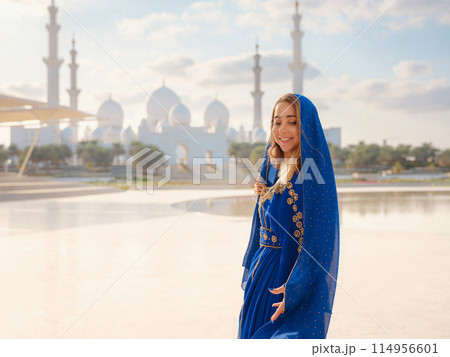 Travel to the United Arab Emirates, Abu Dhabi 114956601