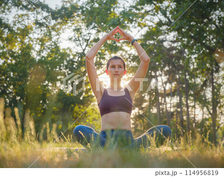 Healthy active lifestyle concept in city park Healthy active lifestyle concept in city park 114956819