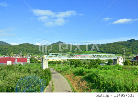 しなの鉄道北しなの線の長野駅から古間駅までの車窓風景(2022年夏) 114957533
