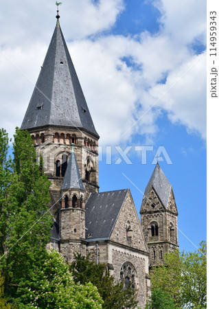 メッス、フランス。モーゼル川沿いから見たタンプル・ヌフ。2024年5月9日撮影。 114959343