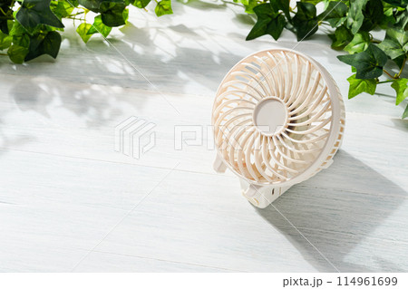 ポータブル扇風機 114961699