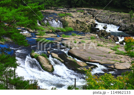 【鹿児島県】晴天の曽木の滝(東洋のナイアガラ) 【鹿児島県】晴天の曽木の滝(東洋のナイアガラ) 114962133