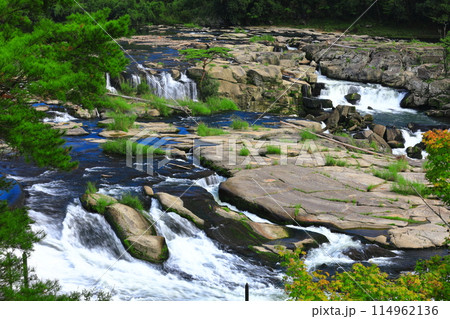 【鹿児島県】晴天の曽木の滝(東洋のナイアガラ) 【鹿児島県】晴天の曽木の滝(東洋のナイアガラ) 114962136