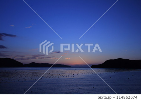 愛媛県津島町 宇和海の夕景 愛媛県津島町 宇和海の夕景 114962674