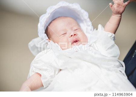 お宮参りの新生児 114963904