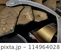 表面が脆く感じるように加工されたコスプレ用の鎧 114964028