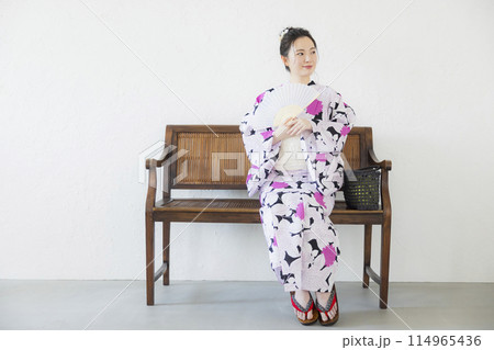 浴衣を着た女性 浴衣を着た女性 114965436