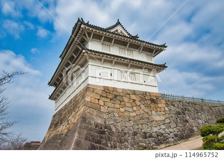 新幹線のホームから間近に見える名城「福山城」 114965752