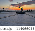 夕焼けの北海道稚内市ノシャップ岬の碑 114966033