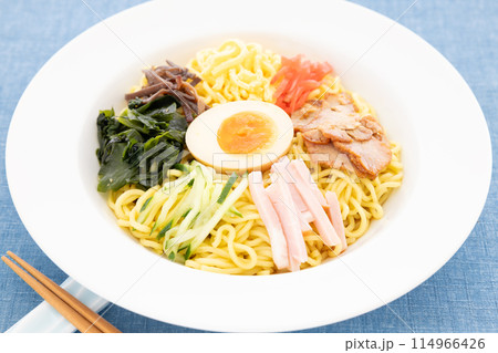 夏の味覚の美味しい冷やし中華 114966426