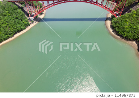 的矢湾大橋(ドローンによる空撮) 的矢湾大橋(ドローンによる空撮) 114967873