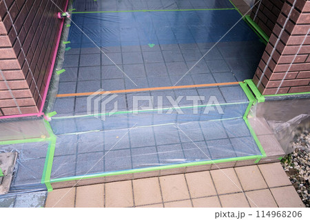 住宅　外壁塗装工事　養生 114968206
