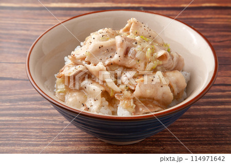 豚バラねぎ塩丼 114971642