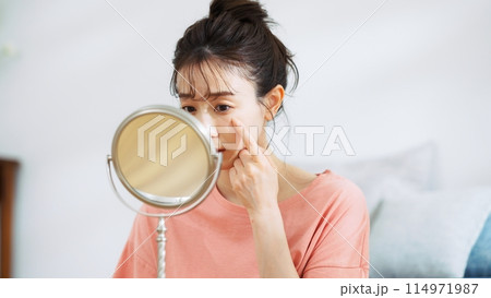 若い女性、ビューティーイメージ 114971987