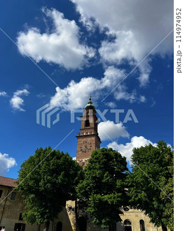 Bramante Tower Square Ducale is a Renaissance square with arcades and a cathedral, where today there are bars, restaurants and shops. Vigevano, Lombardy, Italy. 05.2024 114974952