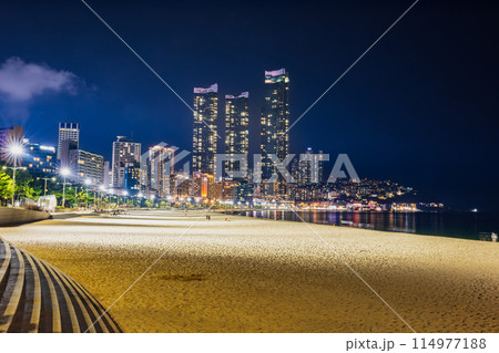 釜山　夜の海雲台ビーチ 114977188
