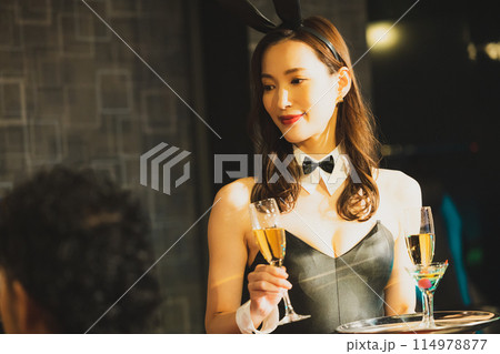 バニーガール　ボーイ 114978877