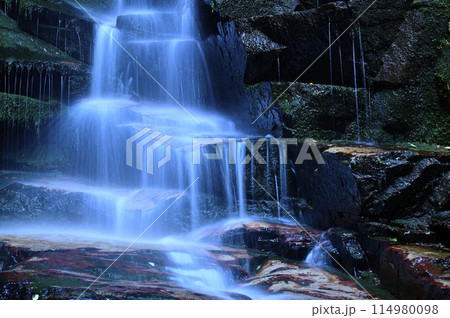 阿蘇山一ノ滝(岩倉の滝)　(撮影地：鳥取県倉吉市岩倉 岩渕寺) 114980098