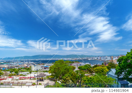 【北海道函館：元町公園】函館港の全景を見渡せる元町公園は「はこだて」と呼ばれるようになった由来の場所 114981904