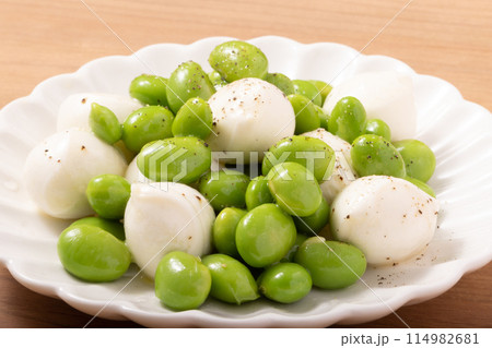 枝豆とチーズのオリーブオイル和え 114982681