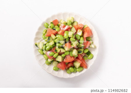 枝豆ときゅうりとトマトの夏サラダ 114982682