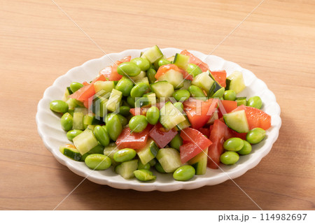 枝豆ときゅうりとトマトの夏サラダ 114982697