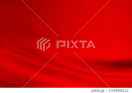 深紅の流れがあるシルクサテン_背景 深紅の流れがあるシルクサテン_背景 114984222