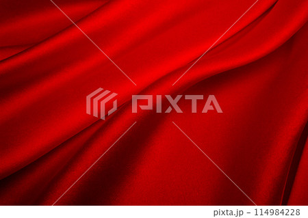 深紅の流れがあるシルクサテン＿背景 114984228