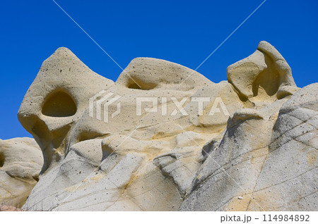 長者屋敷跡片野海岸　加賀のカッパドキア　奇岩群　加賀市 114984892