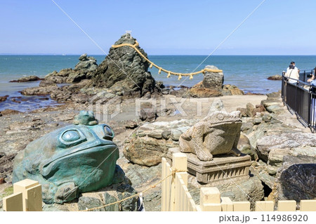 二見興玉神社　蛙置物 蛙の奉献 | お伊勢参りは二見から 二見興玉神社