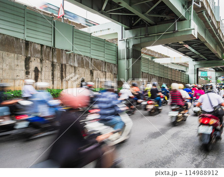台北 朝のバイク通勤風景 台北 朝のバイク通勤風景 114988912