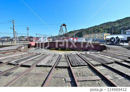 津山まなびの鉄道館「扇形機関車庫」と各旧型車両群 津山まなびの鉄道館「扇形機関車庫」と各旧型車両群 114989412