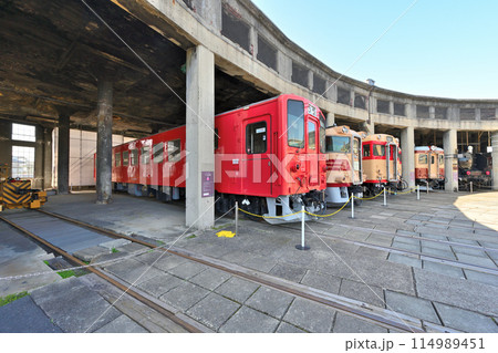 津山まなびの鉄道館「扇形機関車庫」と各旧型車両群 津山まなびの鉄道館「扇形機関車庫」と各旧型車両群 114989451