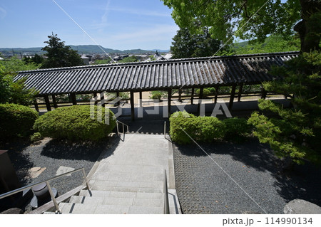 岡山市「吉備津神社」の社殿と回廊 岡山市「吉備津神社」の社殿と回廊 114990134