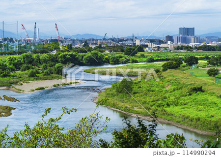 多摩川台公園から望む多摩川河川敷の風景【東京都・大田区-神奈川県・川崎市】 多摩川台公園から望む多摩川河川敷の風景【東京都・大田区-神奈川県・川崎市】 114990294