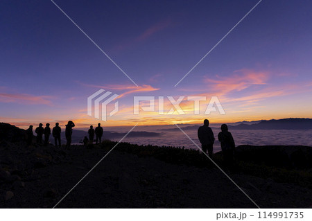 御嶽山 飛騨山頂からの日の出 御嶽山 飛騨山頂からの日の出 114991735