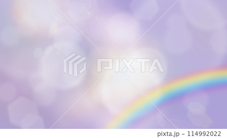 紫色の背景と虹のイメージ素材 114992022