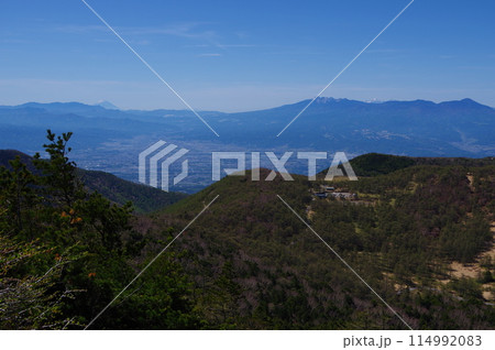 長野県と群馬県にまたがって走る浅間連峰にある西篭の塔山(西篭の登山)からの風景 長野県と群馬県にまたがって走る浅間連峰にある西篭の塔山(西篭の登山)からの風景 114992083