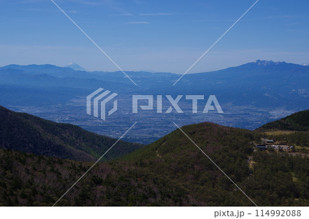 長野県と群馬県にまたがって走る浅間連峰にある西篭の塔山(西篭の登山)からの風景 114992088