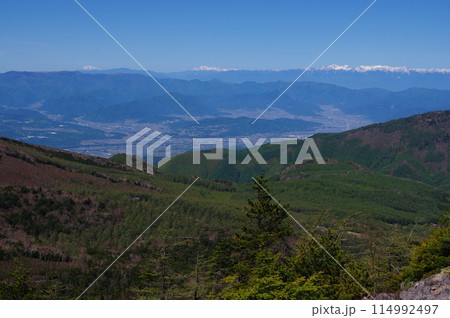 長野県と群馬県をまたがって走る浅間連峰にある西篭の塔山(西篭の登山)からの風景 長野県と群馬県をまたがって走る浅間連峰にある西篭の塔山(西篭の登山)からの風景 114992497