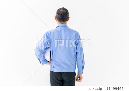 作業服の男性　ヘルメット　後ろ姿 114994634