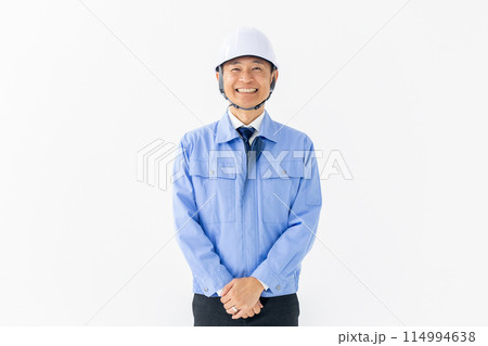 作業服の男性　ヘルメット 114994638