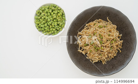 ちりめん山椒と材料の実山椒 114996694