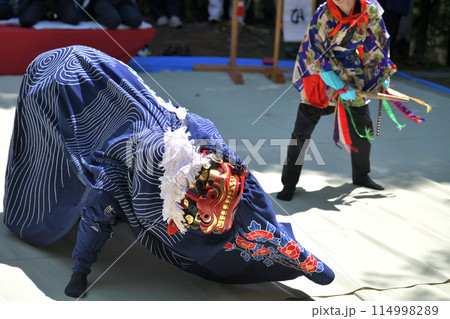 獅子舞　兵庫県市川町　甘地の獅子舞 114998289