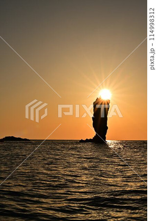 海に沈む夕日 海に沈む夕日 114998312