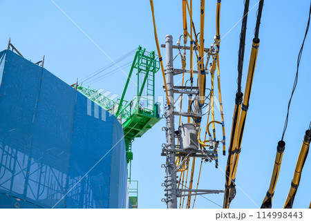 建設現場の躯体工事と電線防護管 114998443