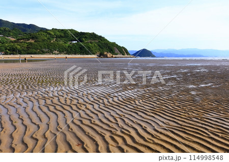 【香川県】父母ヶ浜(瀬戸内の天空の鏡)夕日の絶景で知られる観光名所 114998548