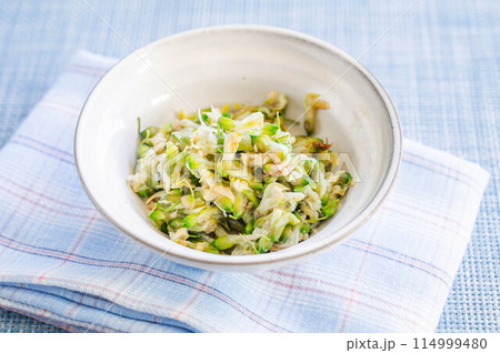 ニセアカシアのおひたし 114999480