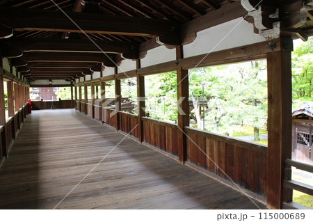 京都　清凉寺　渡り廊下の内部 115000689